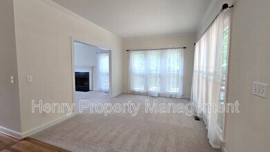 206 W Hill Dr in Cary, NC - Building Photo - Building Photo