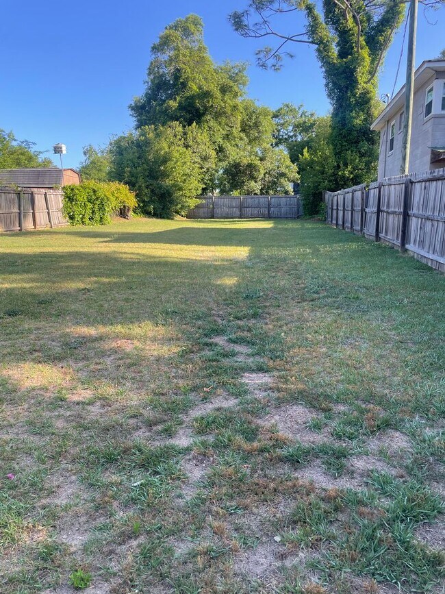 2033 Wrightsboro Rd-Unit -A in Augusta, GA - Building Photo - Building Photo