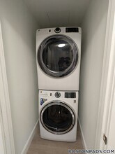 1079 Commonwealth Ave, Unit 311 in Boston, MA - Foto de edificio - Building Photo