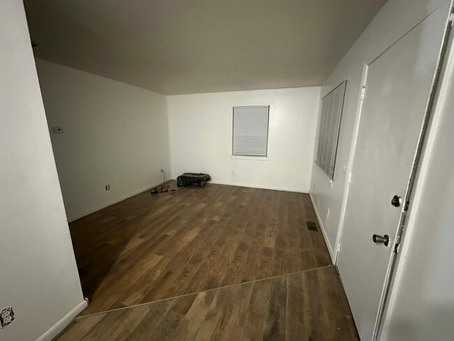property at 2529 W Riverview Ave