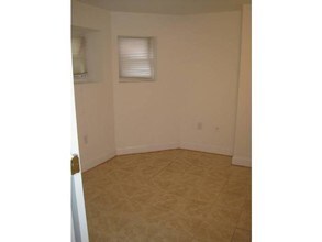 117 W St NW-Unit -2 - Basement Unit in Washington, DC - Building Photo - Building Photo