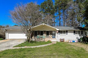 1805 Pounds Rd SW in Stone Mountain, GA - Building Photo
