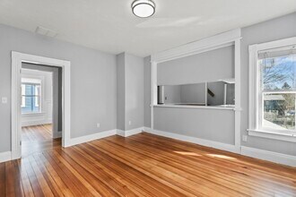 48 Boylston St-Unit -2 in Lowell, MA - Building Photo - Building Photo