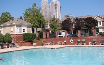 First Ward Place in Charlotte, NC - Building Photo - Building Photo