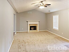 140 Oak Meadows Dr in Covington, GA - Foto de edificio - Building Photo