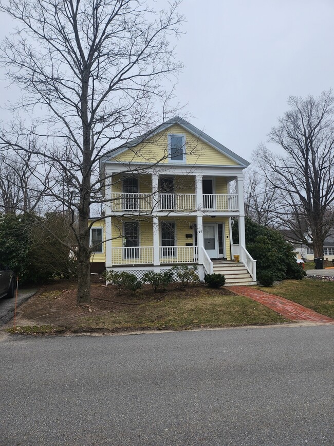 27 Walnut St, Unit 27 Walnut St in Holden, MA - Building Photo - Building Photo