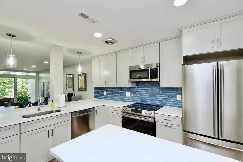 2204 S Quincy St in Arlington, VA - Building Photo