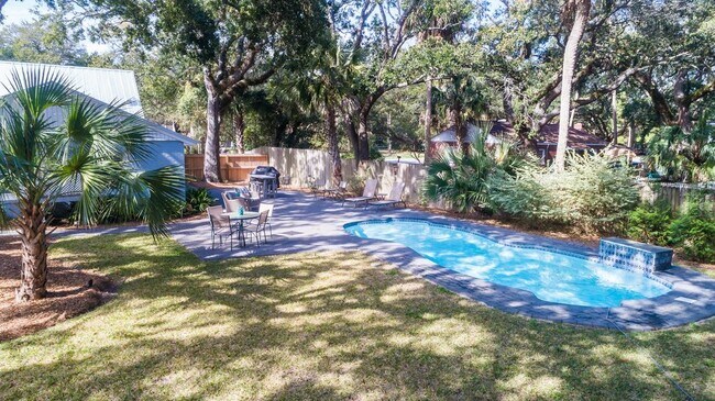 2100 Waterway Blvd in Isle Of Palms, SC - Building Photo - Building Photo
