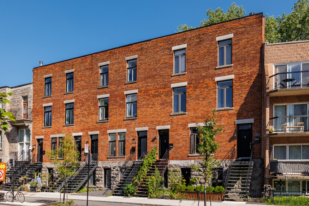 3424 Saint-Antoine Rue O in Montréal, QC - Building Photo