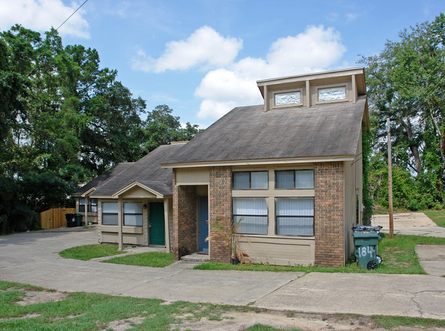 1842 Nekoma Ct in Tallahassee, FL - Foto de edificio - Building Photo