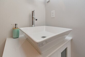 214 E 32nd St in Savannah, GA - Building Photo - Building Photo