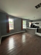 808 S 17th St, Unit 2 in Newark, NJ - Foto de edificio - Building Photo