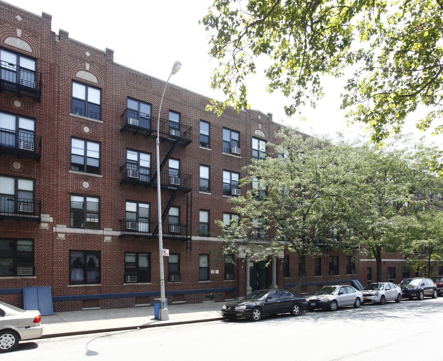 641 Howard Ave in Brooklyn, NY - Building Photo