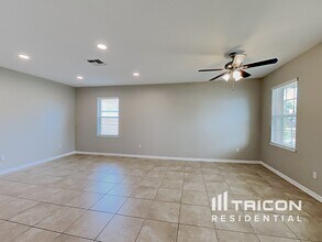 113 Prairie Falcon Dr in Groveland, FL - Building Photo - Building Photo