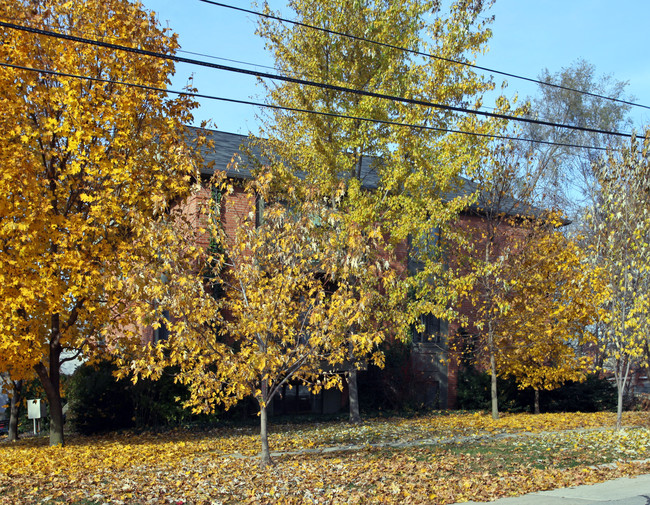 Legacy on Holbrook in Plymouth, MI - Building Photo - Building Photo