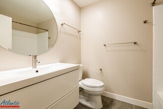 1001 E Evelyn Ave in Sunnyvale, CA - Building Photo - Building Photo