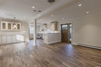 29 Aspen Rd in Kings Park, NY - Building Photo - Building Photo