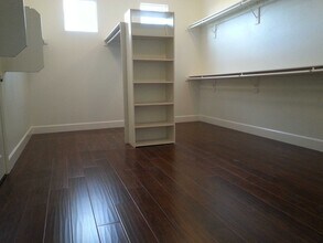 936 McCall Cir in Corona, CA - Building Photo - Building Photo