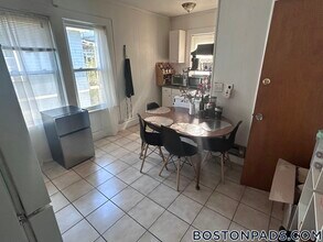 248 Powder House Blvd in Somerville, MA - Building Photo - Building Photo