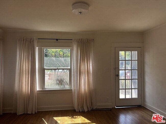 property at 543 S Chicago St