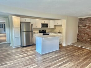 786 Hemenway St, Unit I in Marlborough, MA - Building Photo - Building Photo