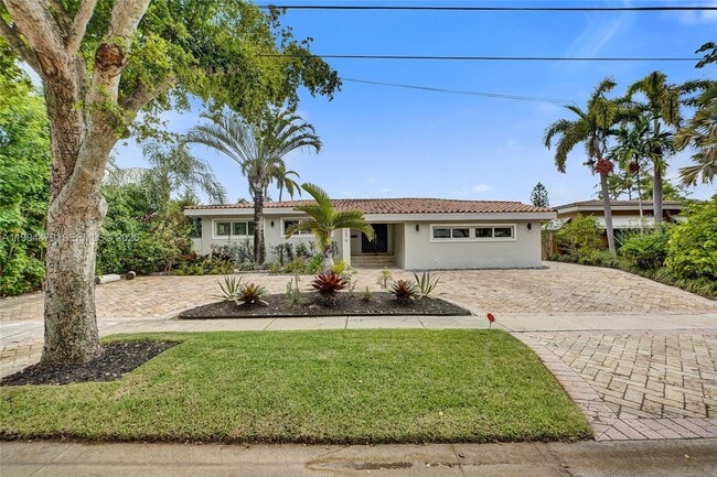 12478 N Bayshore Dr in North Miami, FL - Building Photo - Building Photo