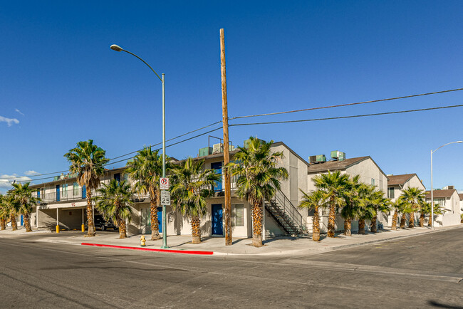 Skyline Apartments on Ferrell in Las Vegas, NV - Building Photo - Building Photo