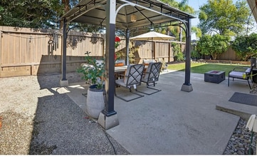 1295 Jasmine Way in Morgan Hill, CA - Foto de edificio - Building Photo