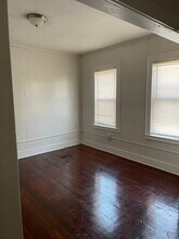 117 Enfield St, Unit 2nd in Hartford, CT - Foto de edificio - Building Photo