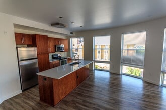 One City Block in Denver, CO - Foto de edificio - Building Photo