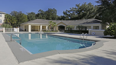 Leigh Meadows Apartments in Jacksonville, FL - Foto de edificio - Building Photo