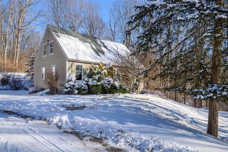 40 Cedar Ln in Pawling, NY - Building Photo - Building Photo