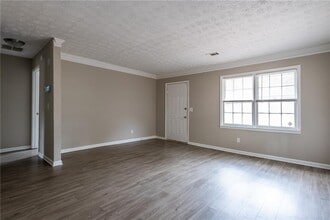 467 Southern Way in Lawrenceville, GA - Building Photo - Building Photo