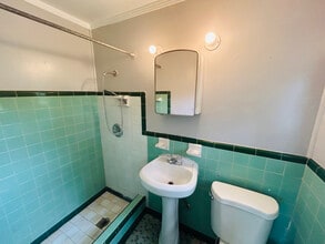 8010 SE US Hwy 301 in Hawthorne, FL - Foto de edificio - Building Photo