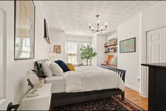 171 Brooks St in Boston, MA - Foto de edificio - Building Photo