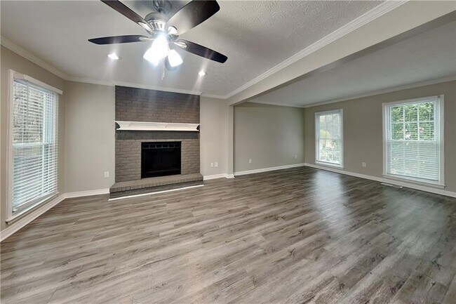 1595 Thoreau Dr in Suwanee, GA - Building Photo - Building Photo