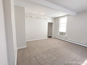 1132 Fuller St, Unit B in Cincinnati, OH - Foto de edificio - Building Photo