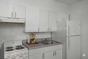 8612 Halls Ferry Road in St. Louis, MO - Building Photo