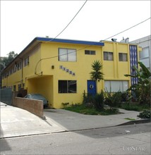 11224 Huston St in North Hollywood, CA - Foto de edificio - Building Photo