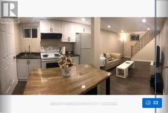 118 Ruggles Ave in Richmond Hill, ON - Building Photo - Building Photo
