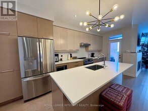 772 Solarium Ave in Ottawa, ON - Building Photo - Building Photo