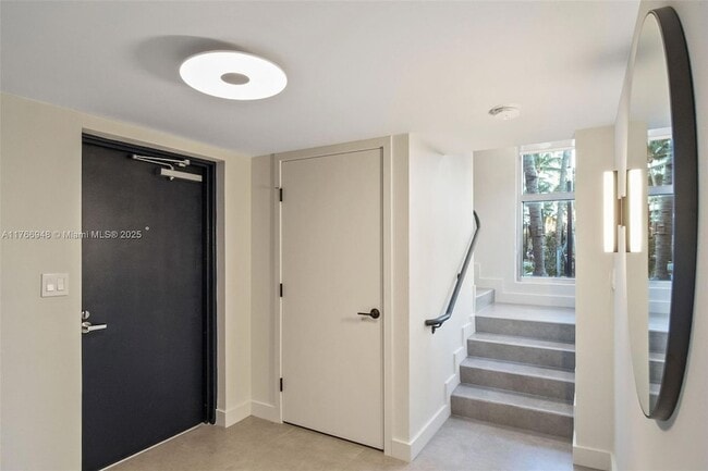 1500 Bay Rd, Unit T-1430 in Miami Beach, FL - Building Photo - Building Photo