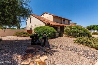 2050 W Nido Ave in Mesa, AZ - Foto de edificio - Building Photo
