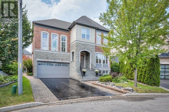 property at 8 Speight Ct
