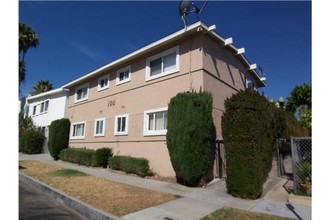 1710 Coronado Ave in Long Beach, CA - Building Photo - Building Photo