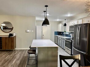 1116 Shufford St in Irving, TX - Building Photo - Building Photo