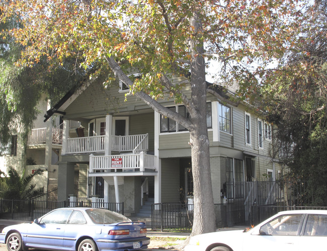 841 Olive Ave in Long Beach, CA - Foto de edificio - Building Photo