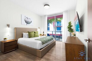 777 N Ocean Dr in Hollywood, FL - Building Photo