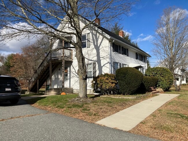 975 S Main St in Attleboro, MA - Building Photo - Building Photo