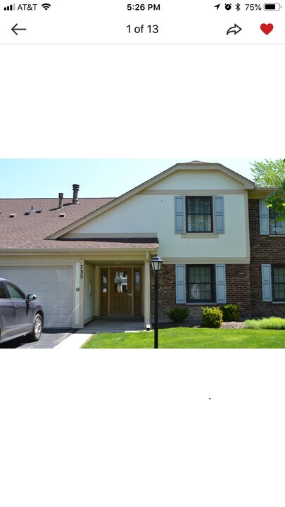 735 Plum Tree Ct in Wheeling, IL - Building Photo
